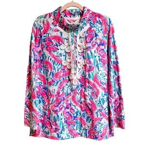 Lilly Pulitzer UPF 50+ Popover in Cosmic Coral Cracked Up Lobsters, size Medium